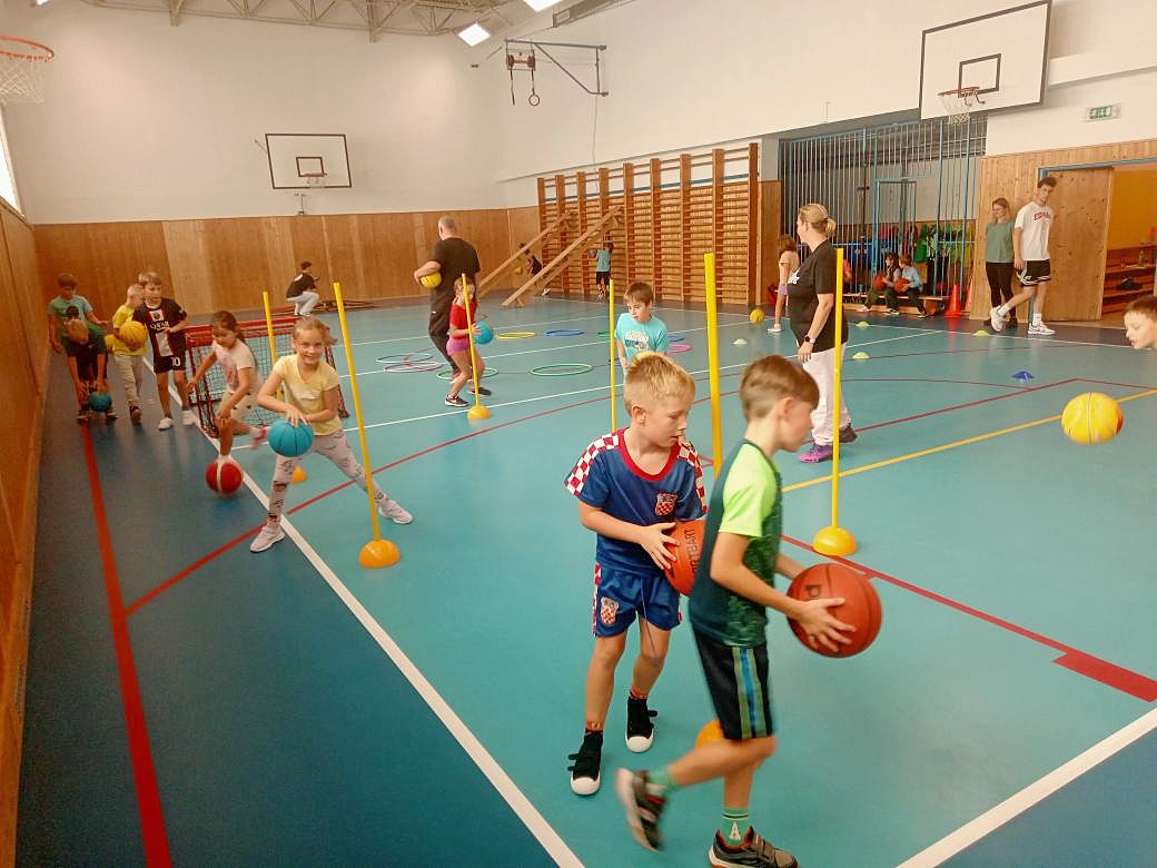 Týden basketbalu na školách